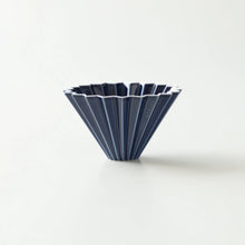 Load image into Gallery viewer, Origami Dripper S (Black) Code: 78764954 (with AS resin dripper holder)
